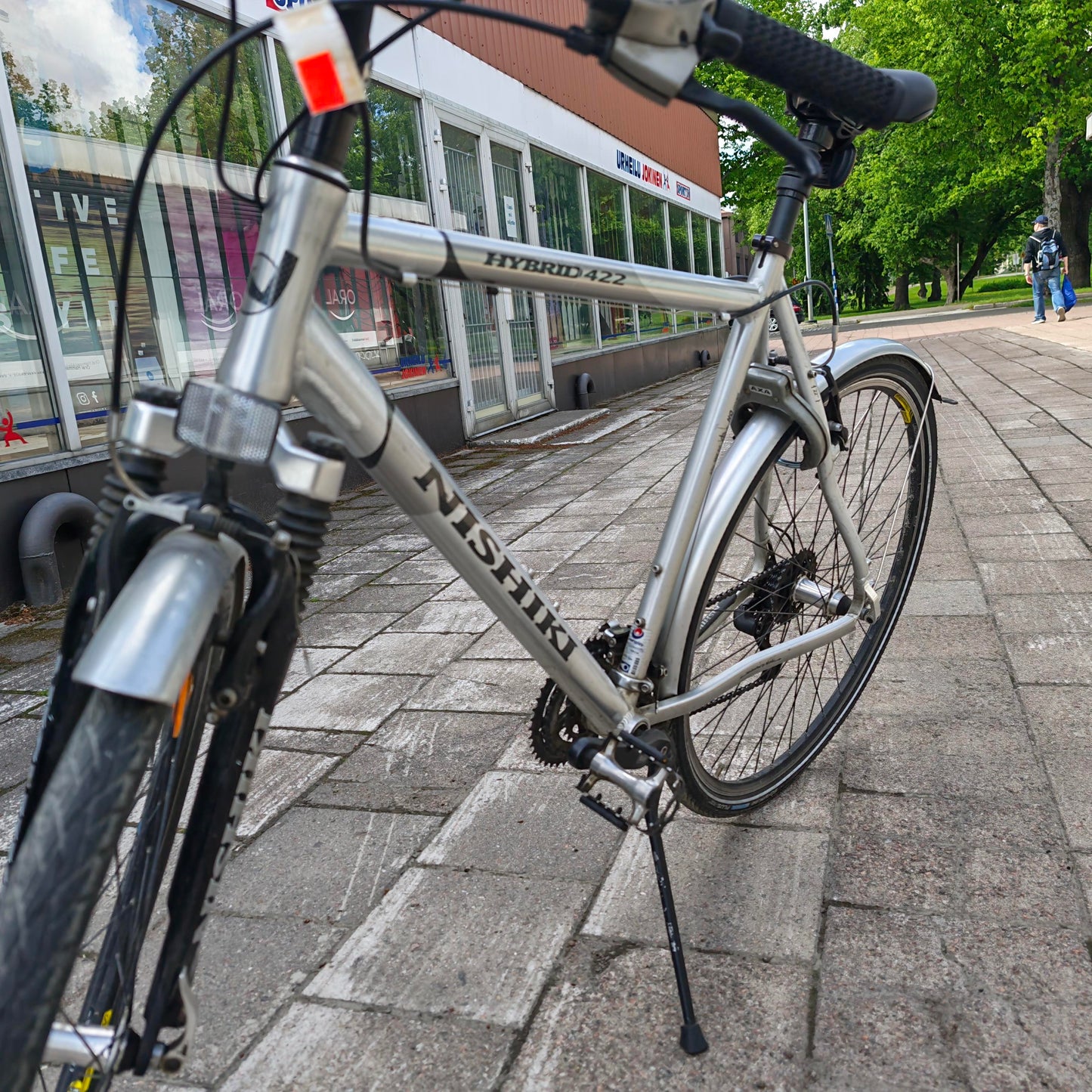 Nishiki 422 Hybrid - 22" *KÄYTETTY